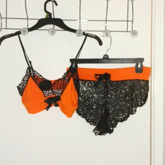 Pantie and bra set - Picture 1 of 1